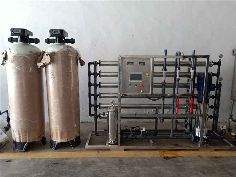 太阳能光伏用纯水设备-3t/h自动化设备_苏州纯水设备 